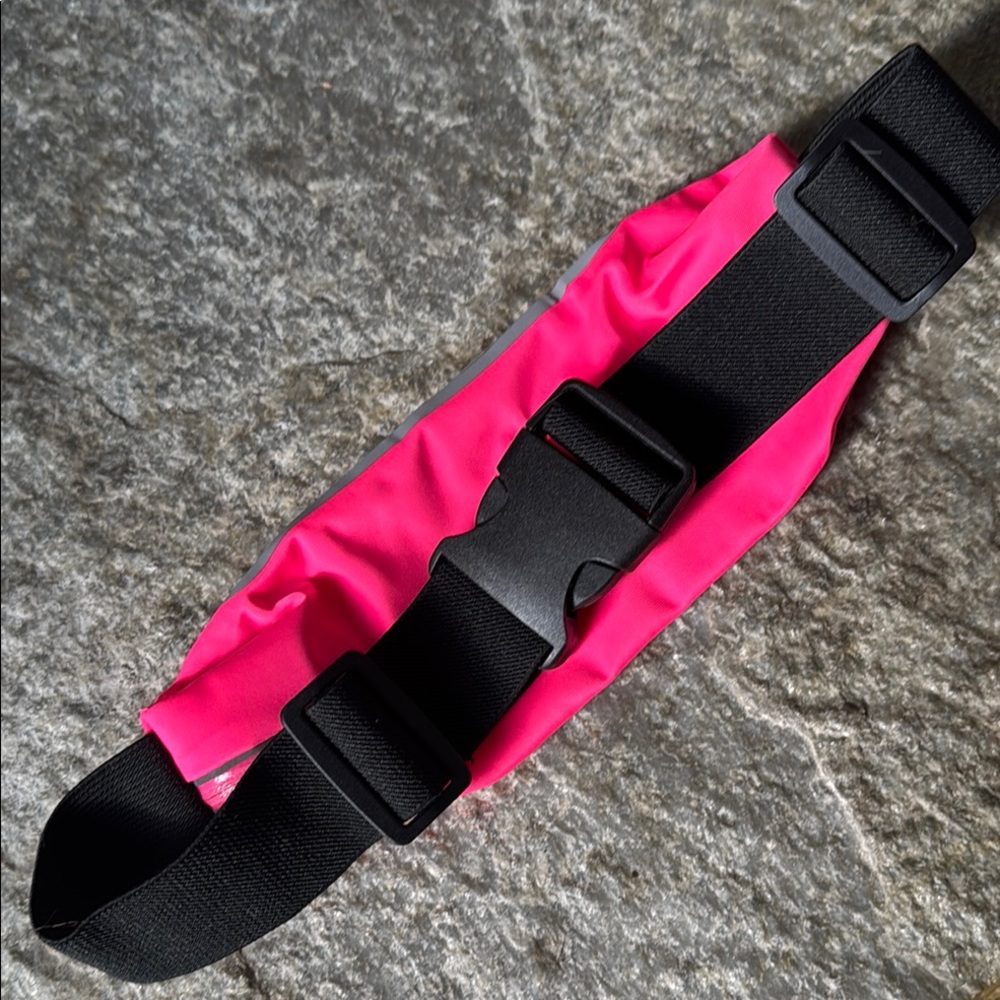 Hot Pink Running Belt Phone Holder Touchscreen Waist Pack NWOT - Picture 6 of 6
